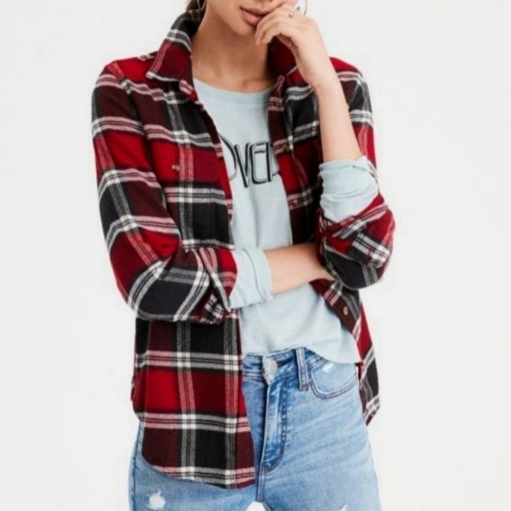 American Eagle Ahhmazingly Soft Red Button Front Plaid Flannel Long Sleeve Shirt